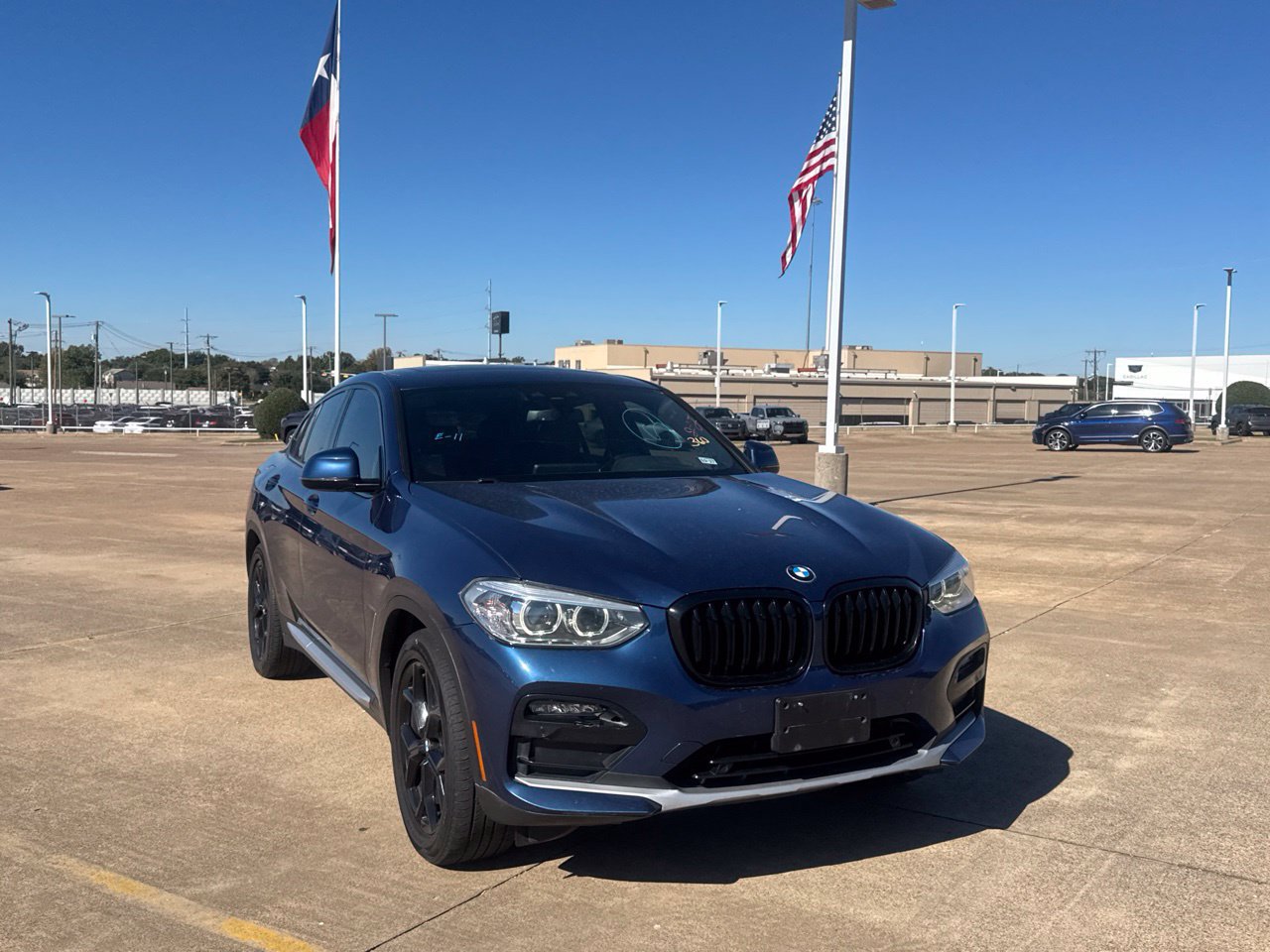Used 2021 BMW X4 xDrive30i AWD/4WD image 3