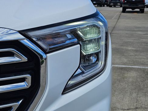 Used 2024 GMC Terrain SLT FWD image 10