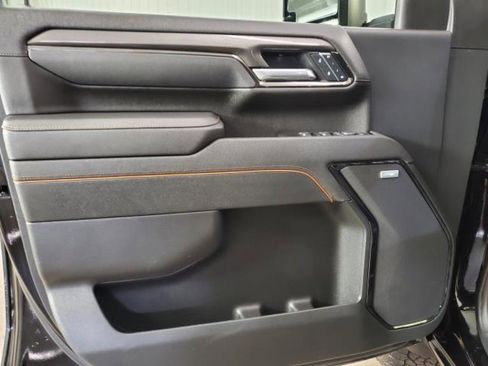 Used 2025 GMC Sierra 2500 AT4 image 12