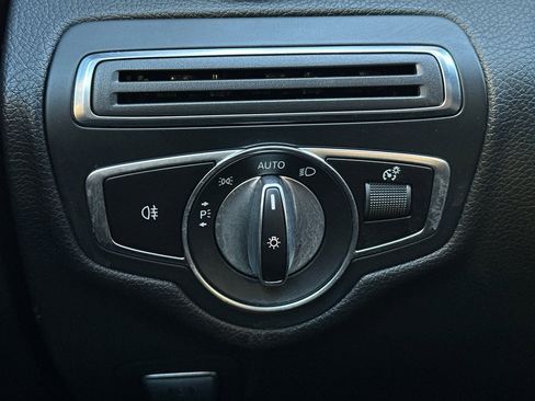 Used 2020 Mercedes-Benz C 300 Sedan image 32