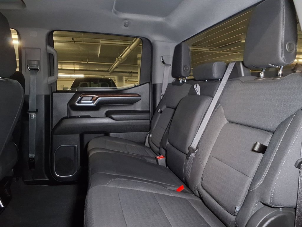 Used 2024 GMC Sierra 1500 Elevation w/ LPO, Elevation Black Package AWD/4WD image 18
