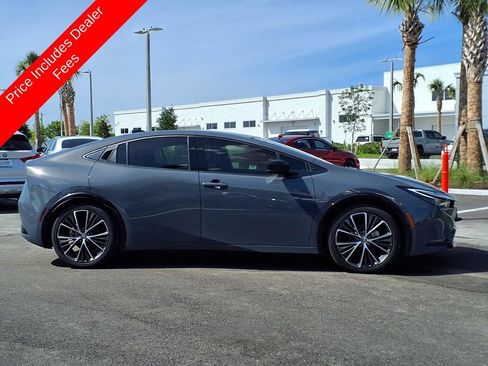 Used 2023 Toyota Prius XLE FWD image 8