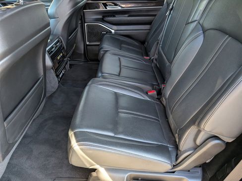 Used 2024 Jeep Wagoneer L 4WD w/ Premium Group I image 10