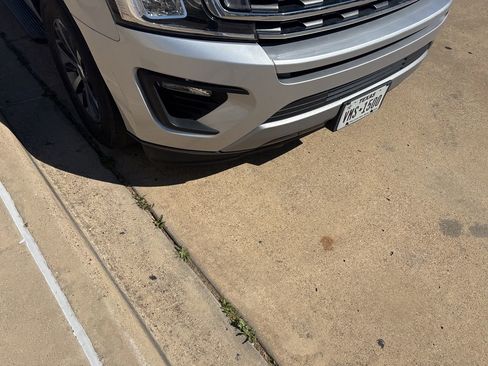 Used 2019 Ford Expedition XLT w/ Cargo Package image 5