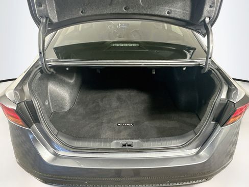 Used 2024 Nissan Altima 2.5 S FWD image 27