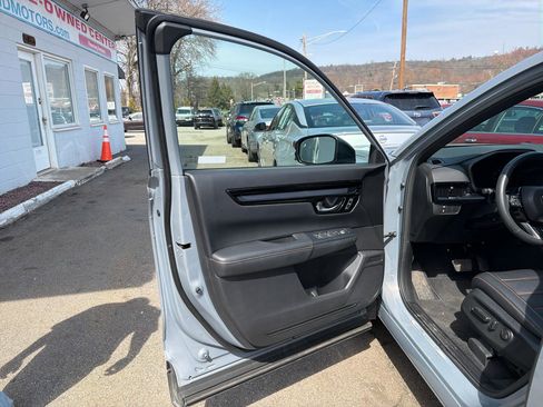 Used 2023 Honda CR-V Sport Touring image 17