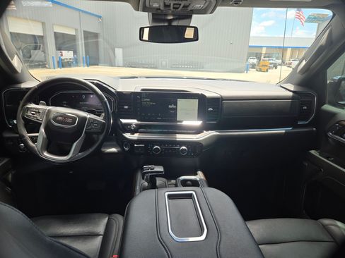 Used 2022 GMC Sierra 1500 SLT AWD/4WD image 15