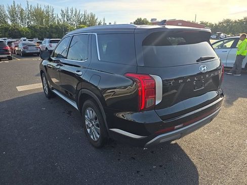 Used 2023 Hyundai Palisade SEL FWD image 4