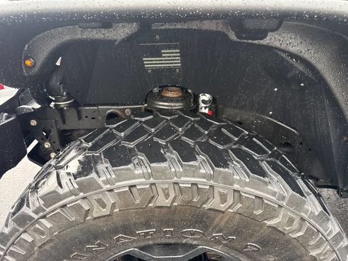Used 2021 Jeep Gladiator Rubicon w/ Dual Top Group AWD/4WD image 18