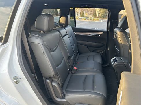 Used 2025 Cadillac XT6 Luxury image 46