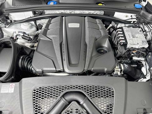 Certified 2026 Porsche Macan S AWD/4WD image 31