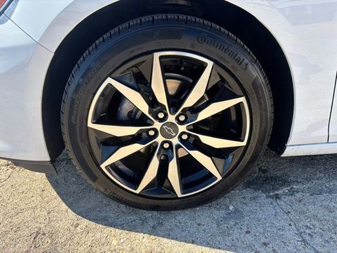 Used 2025 Chevrolet Malibu RS image 9