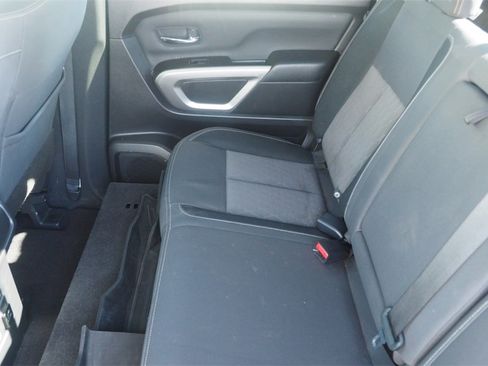 Used 2023 Nissan Titan SV w/ SV Convenience Package image 18