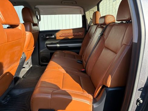 Used 2019 Toyota Tundra 4x4 CrewMax image 12