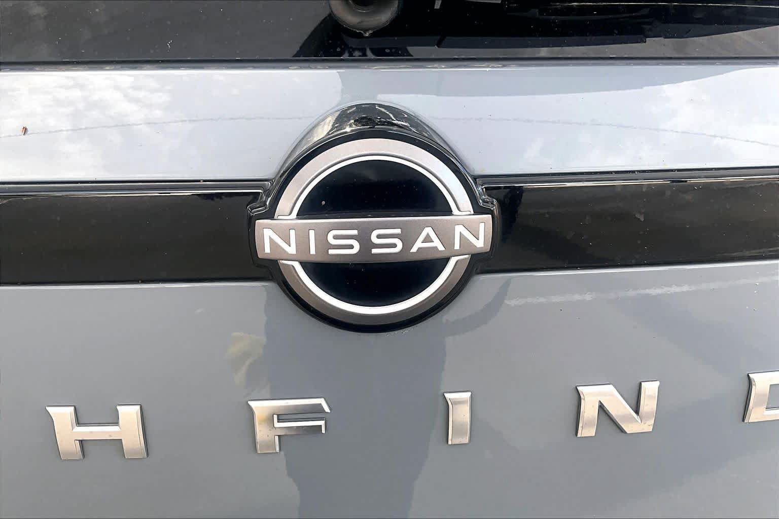 Used 2023 Nissan Pathfinder Platinum FWD image 31