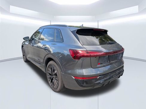 Used 2024 Audi Q8 e-tron Prestige w/ Prestige Package AWD/4WD image 5