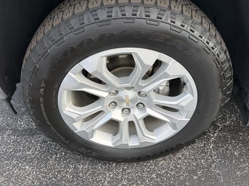 Used 2024 Chevrolet Silverado 1500 LTZ AWD/4WD image 11