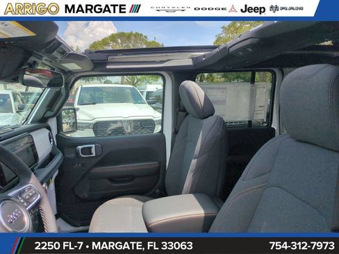 New 2026 Jeep Wrangler Unlimited Sahara AWD/4WD image 21