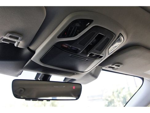 Used 2025 Subaru Outback Limited image 23