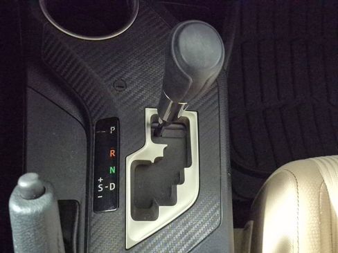 Used 2015 Toyota RAV4 XLE FWD image 19