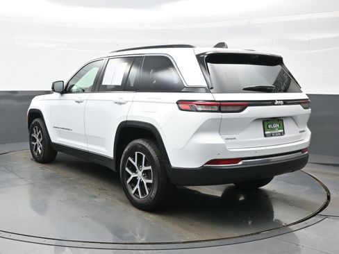 Used 2024 Jeep Grand Cherokee Limited w/ Luxury Tech Group II AWD/4WD image 4