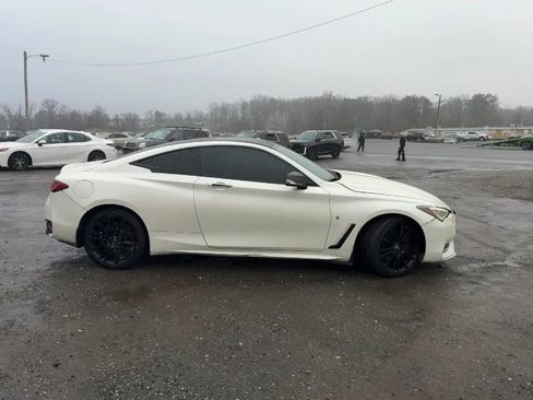 Used 2017 INFINITI Q60 Red Sport 400 image 5