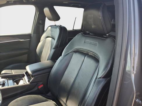 Used 2022 Jeep Grand Cherokee Overland AWD/4WD image 16