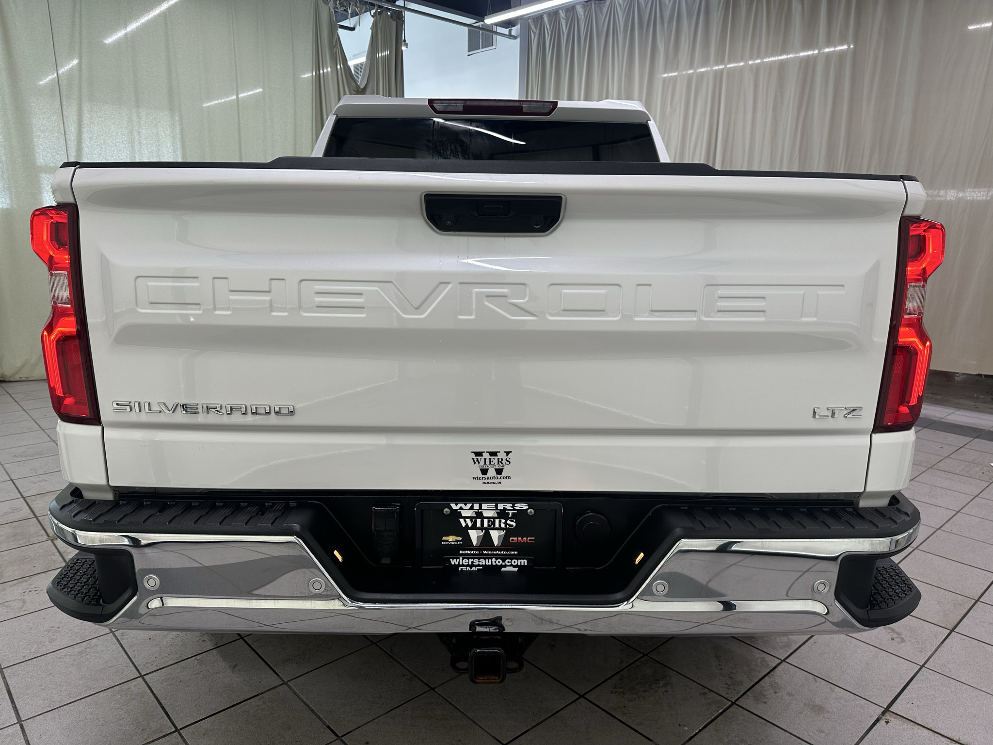 Used 2024 Chevrolet Silverado 1500 LTZ AWD/4WD image 6