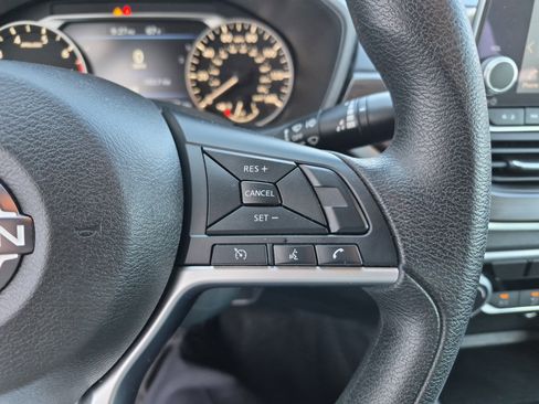 Used 2024 Nissan Altima 2.5 SV image 24