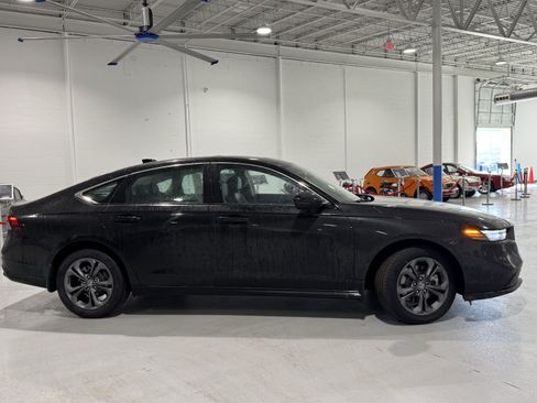 New 2026 Honda Accord EX-L image 2