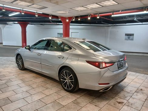 Used 2024 Lexus ES 350 w/ Premium Package FWD image 5