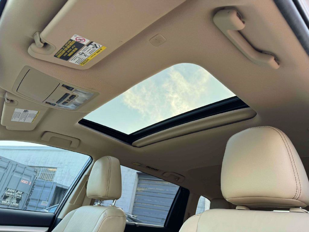 Used 2019 Toyota Highlander XLE AWD/4WD image 20