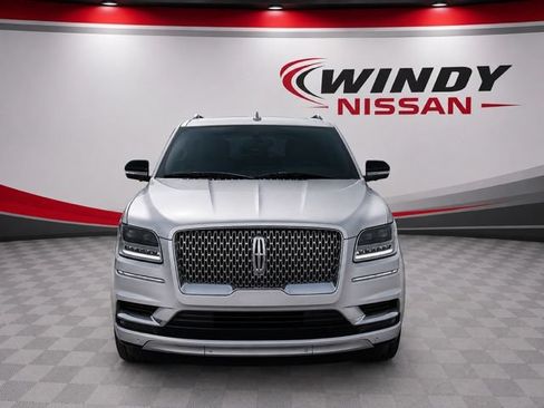 Used 2018 Lincoln Navigator L Select RWD image 2