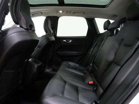 Used 2024 Volvo XC60 B5 Core image 23