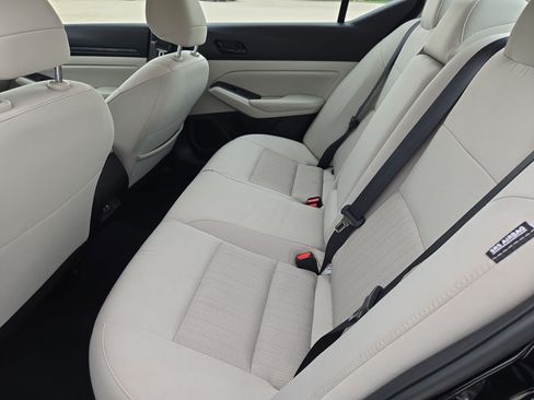 Used 2025 Nissan Altima 2.5 SV FWD image 27