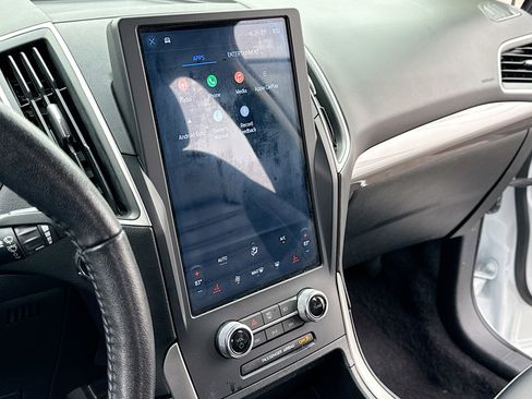 Certified 2024 Ford Edge SEL image 10