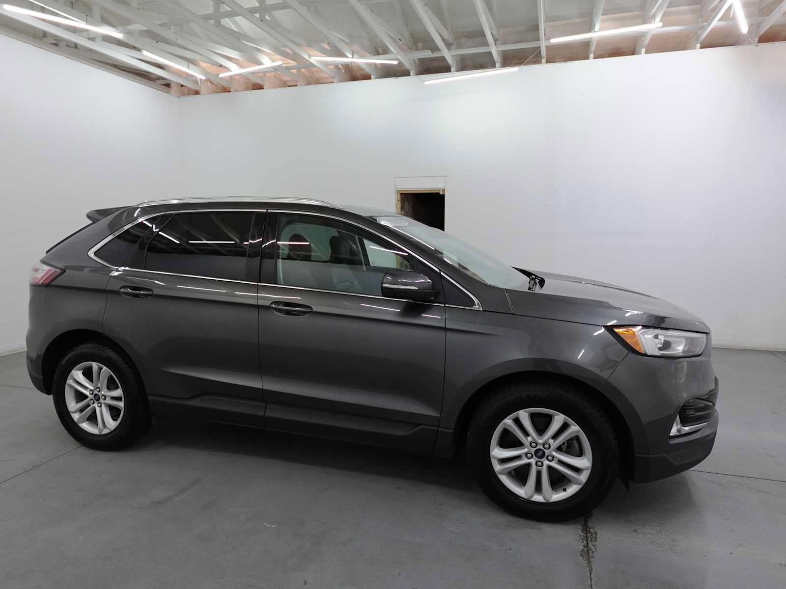 Used 2019 Ford Edge SEL w/ Equipment Group 201A AWD/4WD image 4