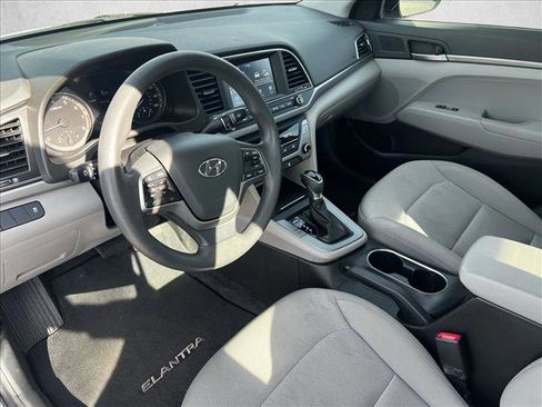 Used 2018 Hyundai Elantra SE w/ SE Connectivity Package 04 image 9