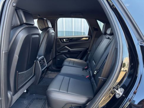 Used 2022 Porsche Cayenne E-Hybrid image 44