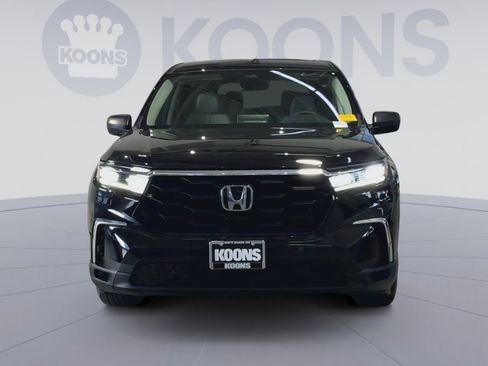 Used 2023 Honda Pilot LX image 4