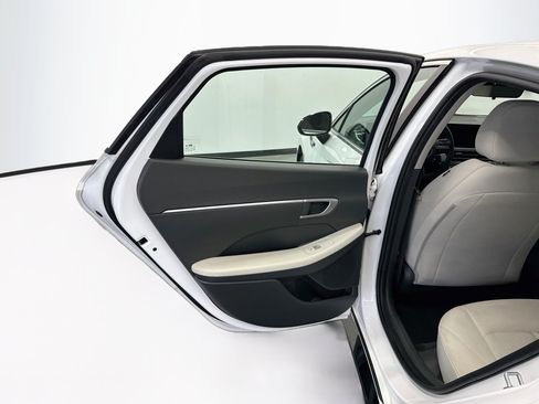 Used 2025 Hyundai Sonata SEL FWD image 26