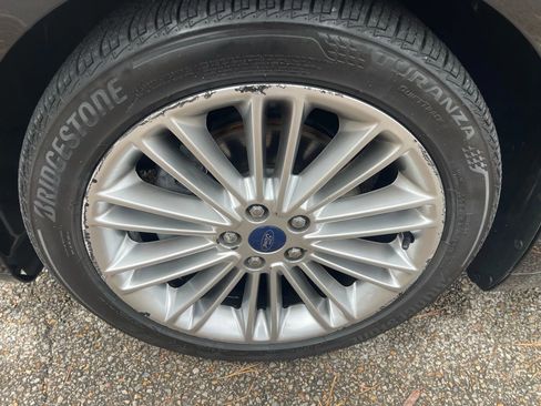 Used 2016 Ford Fusion SE w/ Equipment Group 202A image 9