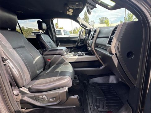 Used 2018 Ford Expedition XLT AWD/4WD image 11