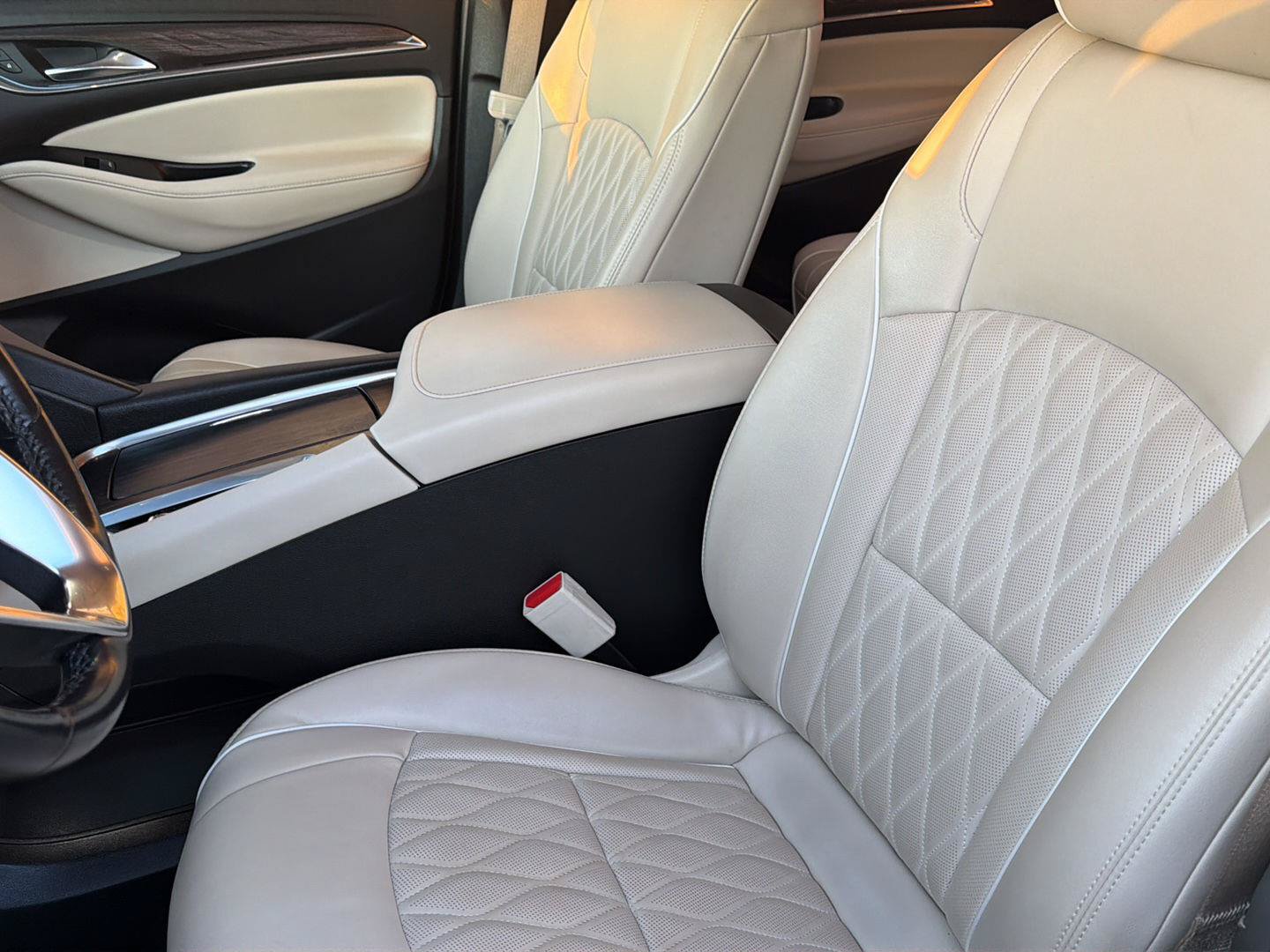 Used 2023 Buick Enclave Avenir FWD image 7