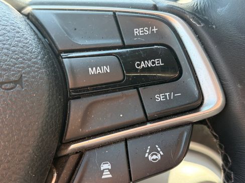Used 2018 Honda Accord EX-L image 18