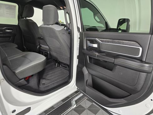 Used 2024 RAM 3500 Big Horn image 37