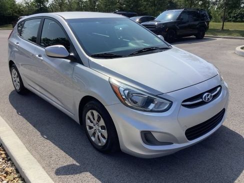 Used 2016 Hyundai Accent SE FWD image 3