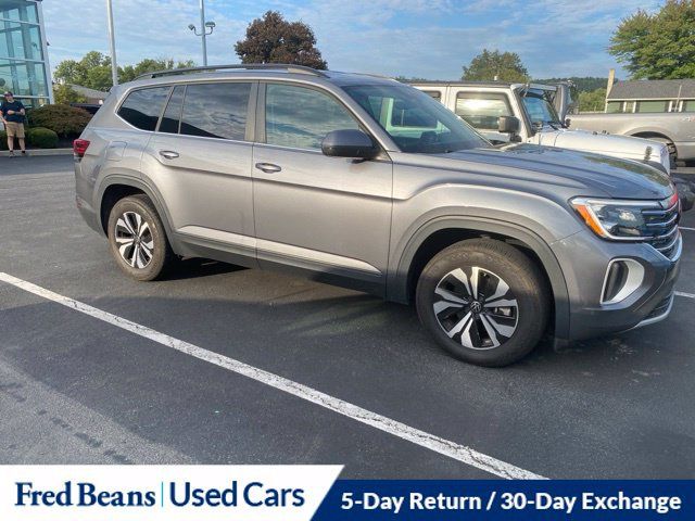 Used 2024 Volkswagen Atlas SE AWD/4WD image 1