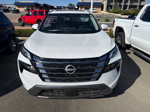 Used 2025 Nissan Rogue SL w/ SL Premium Package AWD/4WD image 2