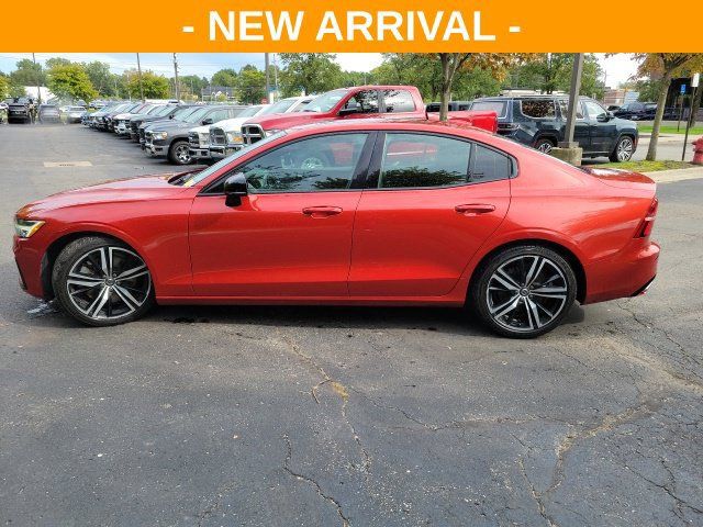 Used 2019 Volvo S60 T6 R-Design AWD/4WD image 6